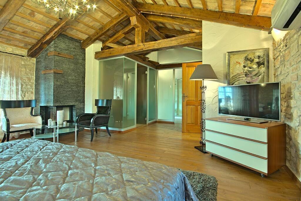 San Niccolo Villa *